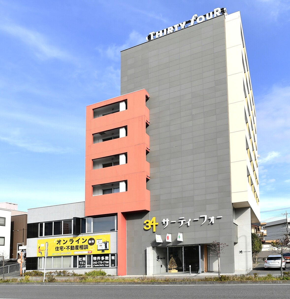 サーティーフォー 本店の店舗画像1