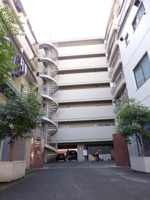 Uknight 本店の店舗画像1