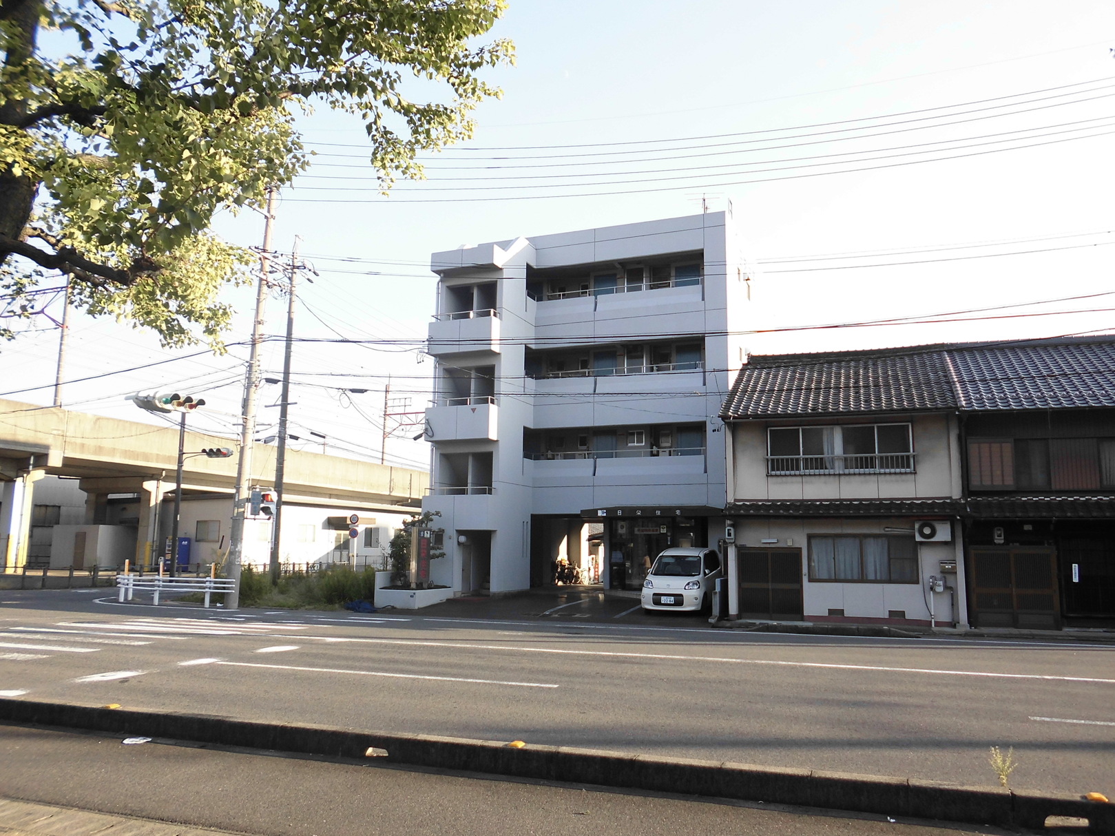 日栄住宅 本店の店舗写真1
