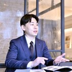 嶋本 紘己の人物画像
