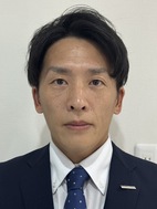 男性スタッフの人物画像