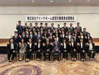 集合写真の人物画像