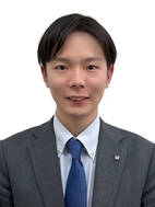 藤本怜の人物画像