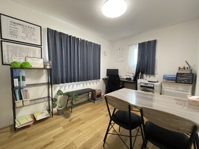 株式会社アシスト不動産の事務所内の写真