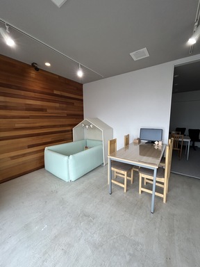 ハウスドゥ 津河芸　株式会社ファミリーリンクの店舗内観の写真