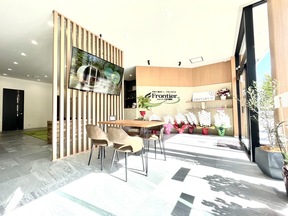 フロンティアホールディングス　東灘店の店内の様子です。キッズスペースも完備しております。の写真