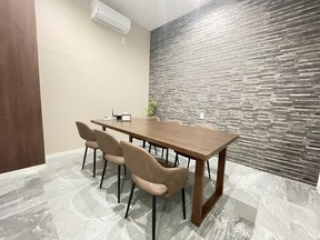 フロンティアホールディングス　東灘店の全部屋個室になっており、安心してお話を聞いていただけます。の写真