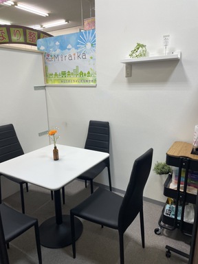 株式会社ミライカ 矢巾アルコ店の店内で相談可能の写真