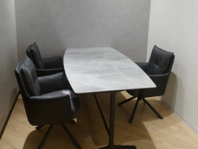 ハウスドゥ アピタタウン金沢ベイ店 株式会社アンビションの店舗内観の写真