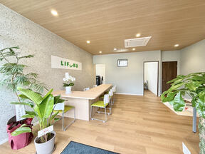 中国バス不動産株式会社　LIFUKU広島安佐南売買センターの店舗内観2の写真