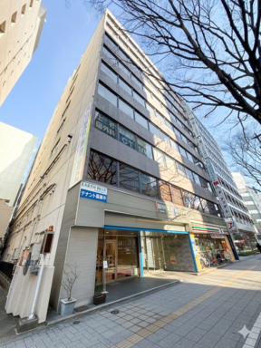 上杉不動産株式会社の店舗内観の写真