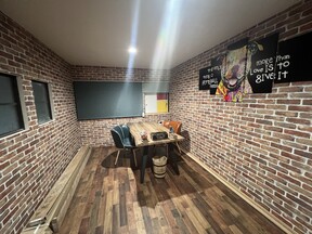 株式会社アヴニプレッセの2F　店内の写真