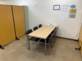 イエステーション伊勢原店　株式会社街の不動産相談所の店舗内観の写真