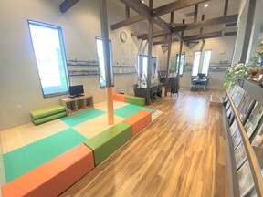 株式会社あくしゅ　ハウスドゥ  西区こも原の店舗内観の写真