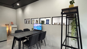 株式会社Re FIX　本店の店舗内観の写真