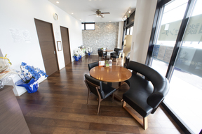 株式会社エルアイシー不動産販売　本店の店舗内観の写真