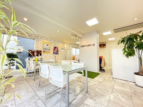 CENTURY21 興和ホームの店舗内観の写真