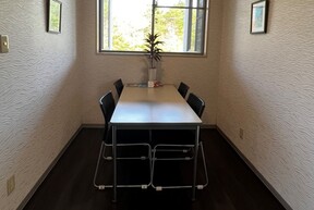 株式会社イーストライフ　本店の店舗内観の写真