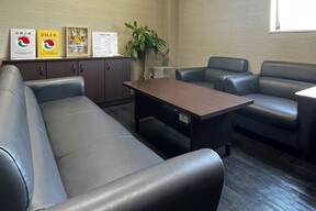株式会社イーストライフ　本店の店舗内観の写真