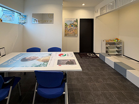 CENTURY21 REAL ESTATE K2　本店の店舗の内観の写真
