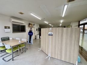 ハウスドゥ鹿児島大学前　株式会社かみむら　本店の店舗の内観の写真