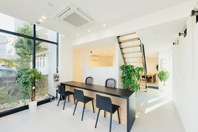 株式会社東亜不動産　本店の店舗の内観の写真