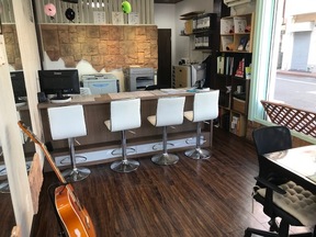 ＡＫＩプロパティ株式会社　ハウストップ西宮鳴尾店の店舗の内観の写真
