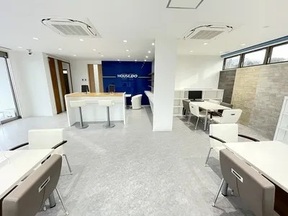 ハウスドゥ美濃加茂　株式会社新和建設の店舗の内観の写真
