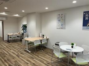 ハウスドゥ 五日市駅　Ｗｅｌｌ Ｕｐ株式会社の店舗の内観の写真