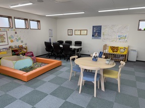 ハウスドゥ 春日井中央　株式会社ファルコンの店舗の内観の写真