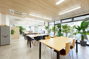 CENTURY21 トラヤの店舗の内観の写真