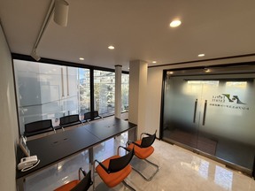 トリプルエステート株式会社　本店の店舗の内観の写真