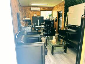 店舗の内観の写真