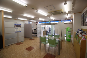 ウスイホーム株式会社　逗子店の店舗内観の写真