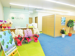 株式会社福屋不動産販売　上新庄店の店舗内観の写真