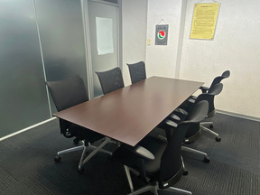 株式会社福屋不動産販売　大阪駅前店の商談ルームの写真