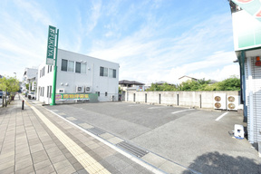 株式会社福屋不動産販売　奈良八木店の駐車場の写真