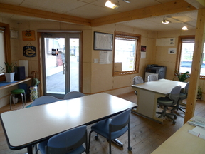 有限会社ひろさき地所の店内の様子の写真