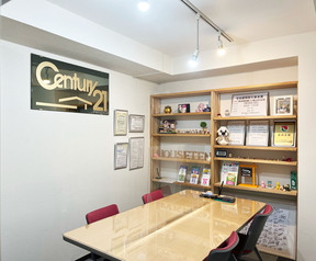 センチュリー21 ハウス天の店舗内観の写真