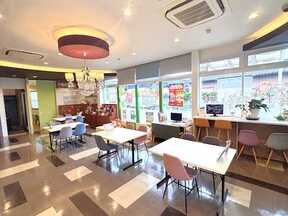 株式会社不動産SHOPナカジツ　おうち探し館！とよたうわごろも店の店内の様子の写真