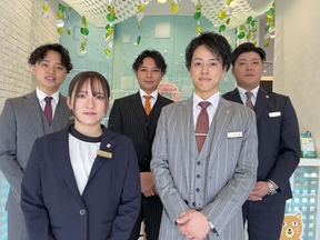 株式会社不動産SHOPナカジツ　おうち探し館！とよたうわごろも店のスタッフ一同の写真