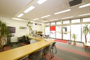 西鉄不動産株式会社　仲介事業部　西新店の店舗内観の写真