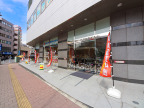 朝日土地建物株式会社　中山支店の１階の路面店舗につき入りやすいです♪の写真