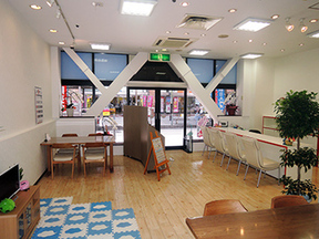 朝日土地建物株式会社　藤沢支店の店内の様子の写真