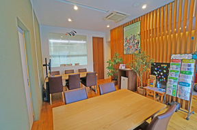 殖産ベスト株式会社　三鷹店の店内の様子の写真