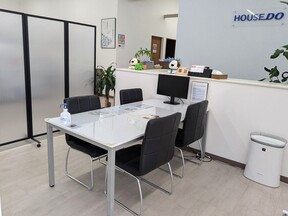 ハウスドゥ  住宅情報モール 江南 株式会社ライフドゥ・パートナーズの店内の様子の写真