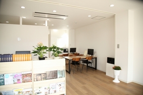 イエステーション旭店 くらしあ株式会社の店内の様子の写真