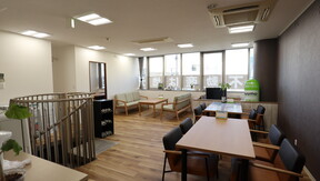 株式会社三春情報センター　大船駅前店の店内の写真