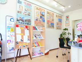 ピタットハウス各務原店 エステートプラス株式会社の店内の様子の写真