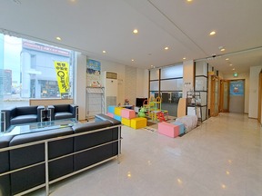 フロンティアホールディングス　大阪本店のキッズスペース完備！お子様連れでも安心ですの写真